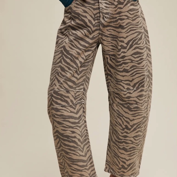 Listicle Zebra Pattern Barrel Jeans - Brown and Black - Picture 2 of 2